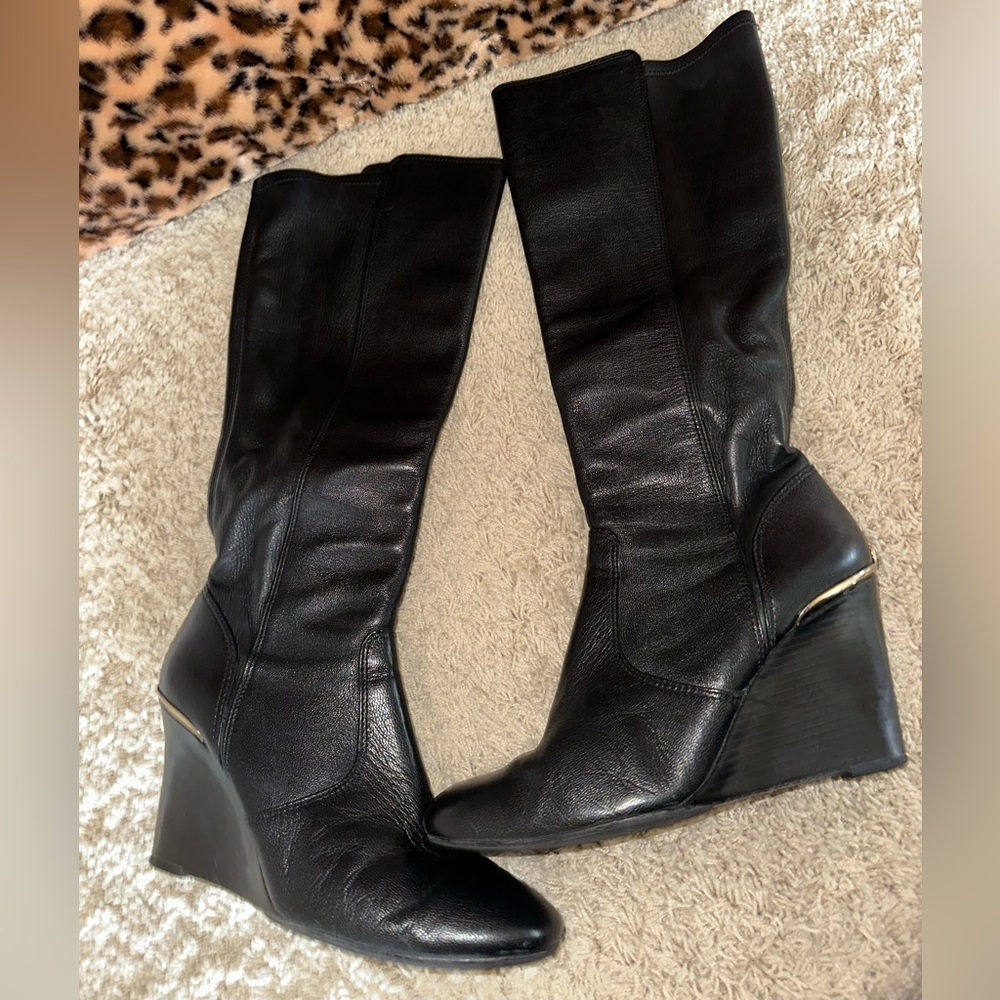 Tory Burch Hendin Black Wedge Boot Size 11